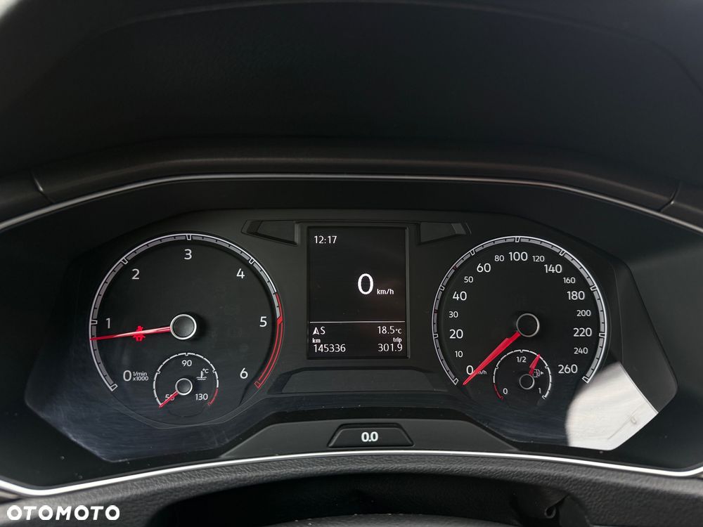 Volkswagen T-Roc - 23