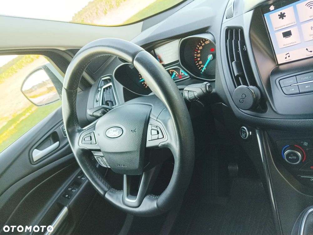 Ford Kuga 2.0 TDCi 2x4 Titanium - 24