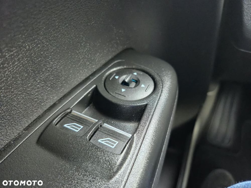 Ford Tourneo Courier - 37