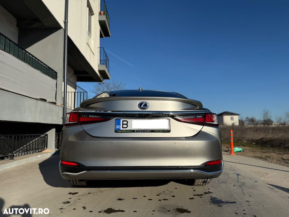 Lexus Seria ES 300h Executive - 31