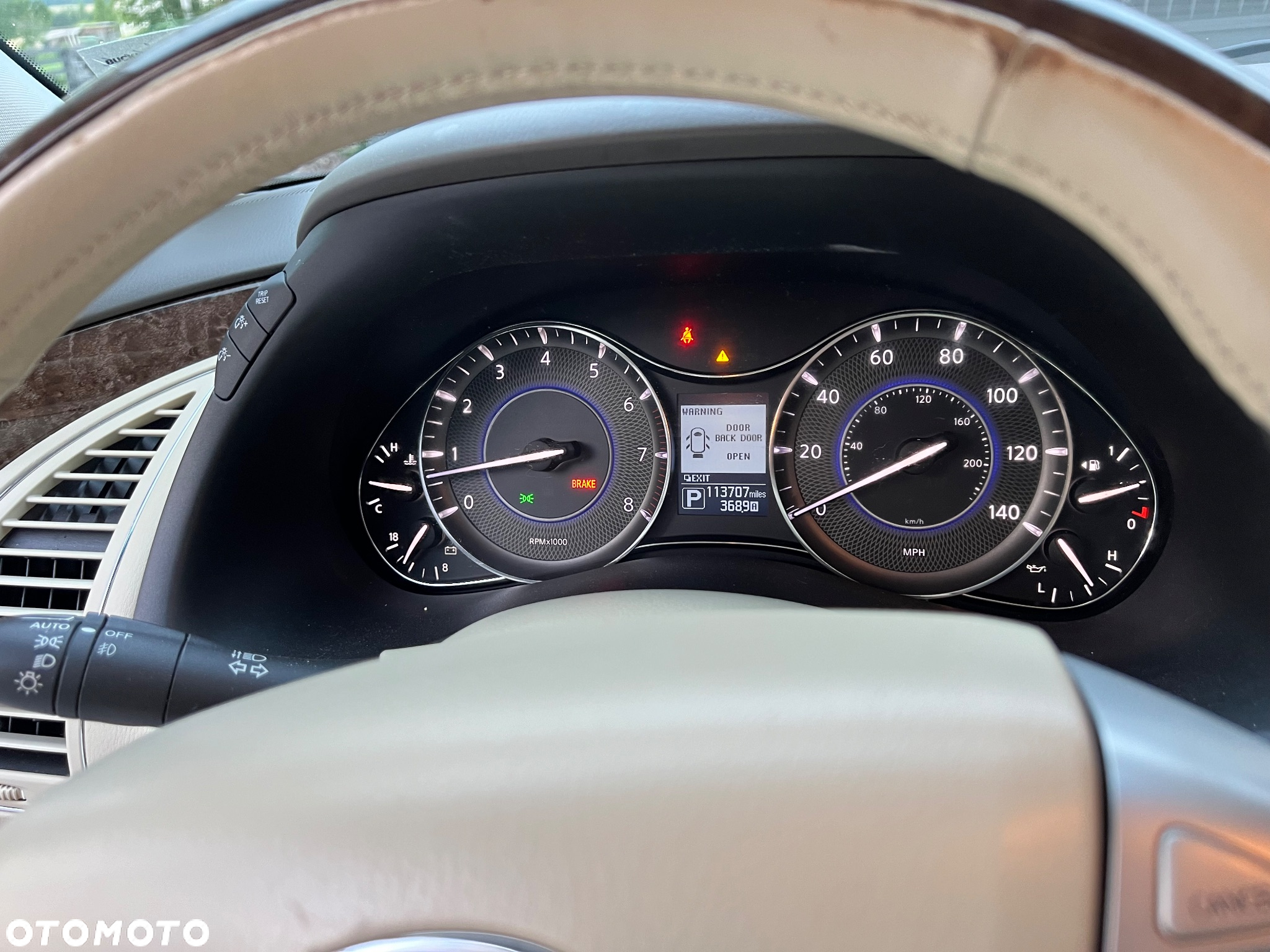Infiniti QX80 - 15