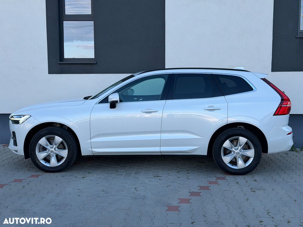 Volvo XC 60 B4 MHEV AWD Momentum Pro - 9