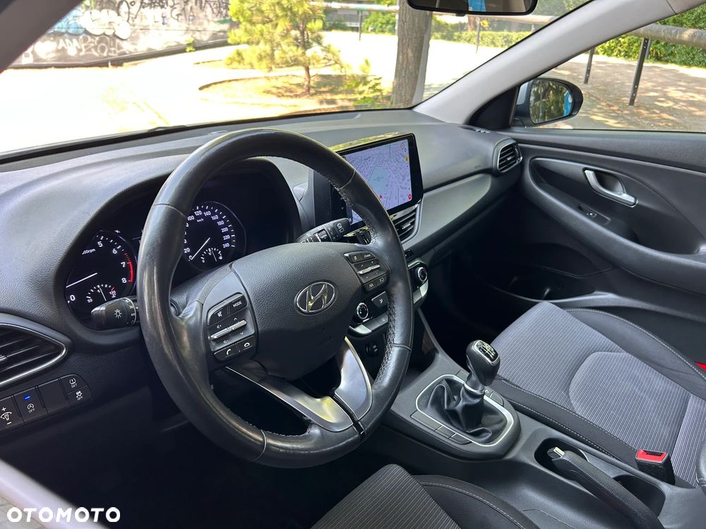 Hyundai i30 1.5 DPI Classic + - 20