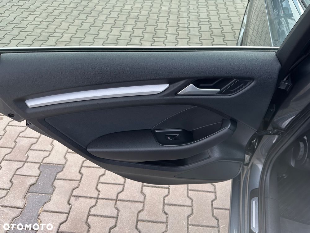 Audi A3 Sportback 1.8 TFSI Ambition - 22