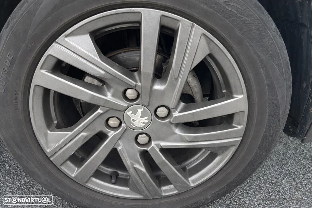Peugeot 208 1.2 PureTech Active - 4