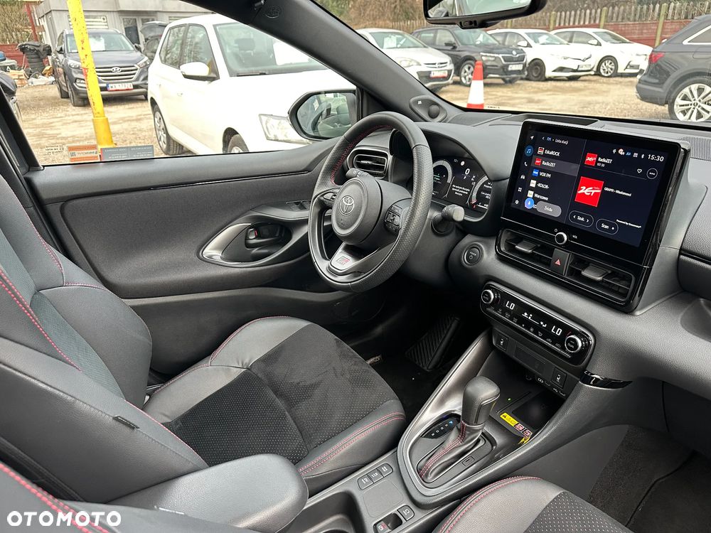 Toyota Yaris Hybrid 1.5 GR Sport - 17