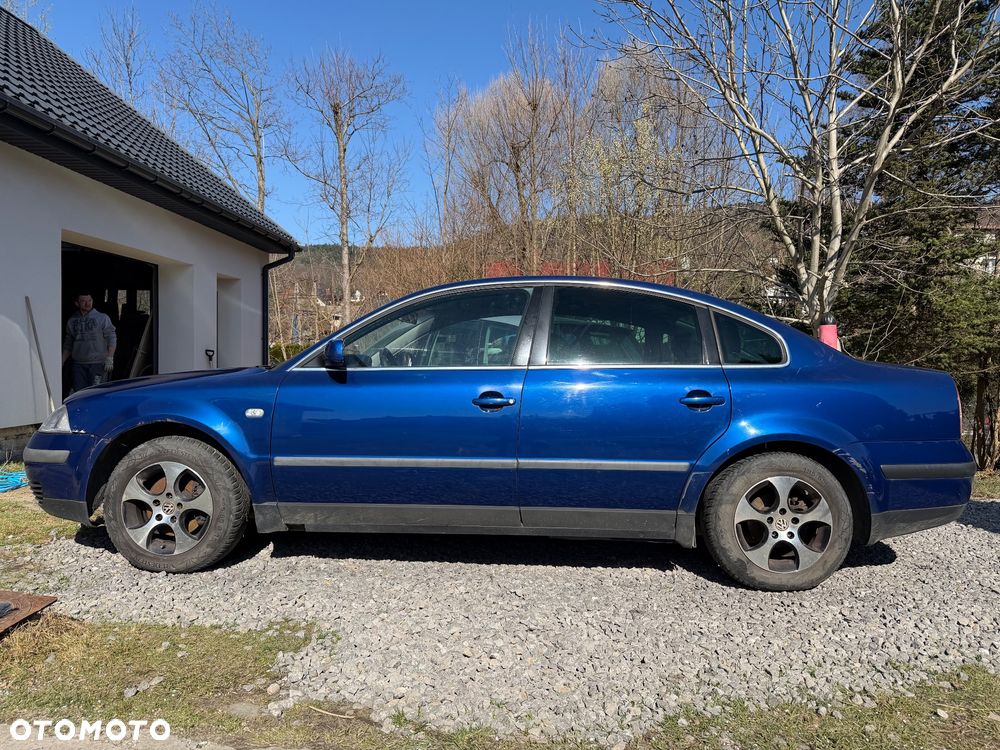 Volkswagen Passat 1.6 - 11