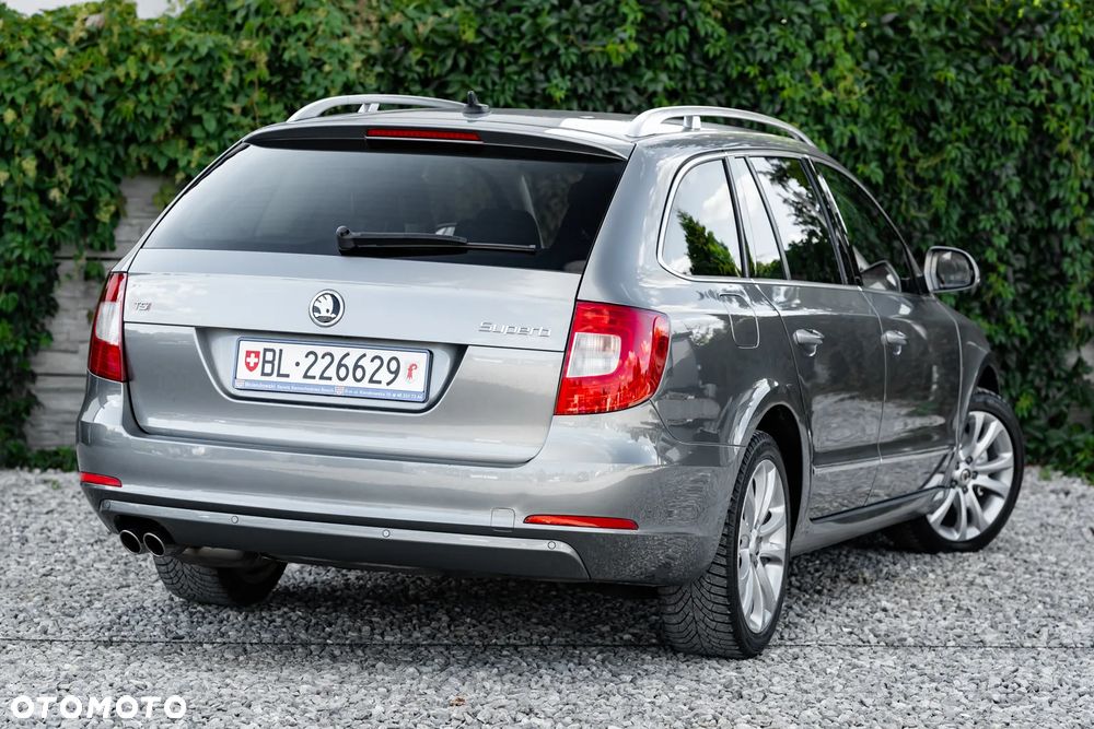 Skoda Superb 1.8 TSI FAMILY - 14