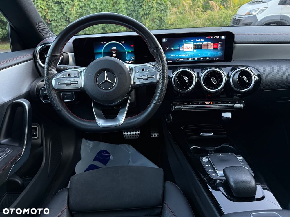 Mercedes-Benz CLA 250 e 8G-DCT AMG Line - 19