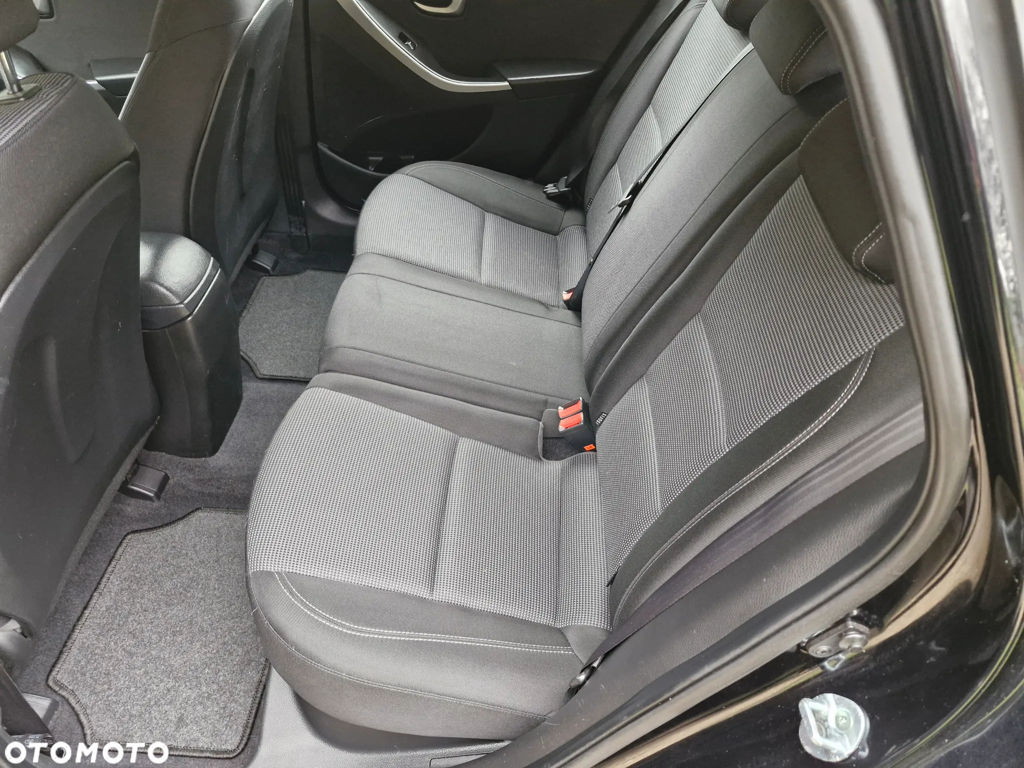 Hyundai i30 1.4 Fifa World Cup Edition - 9