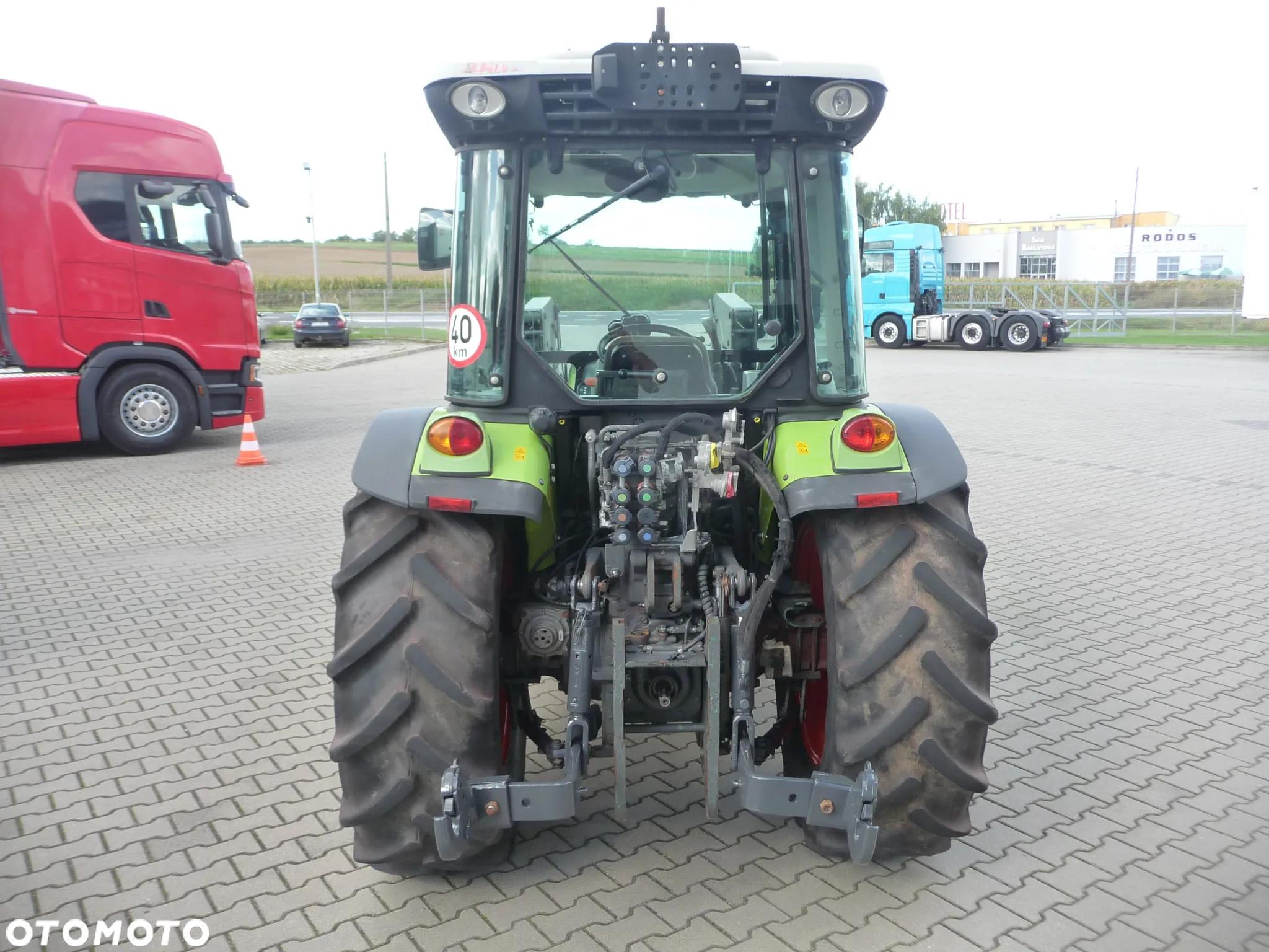 Claas Nexos 240F - 9