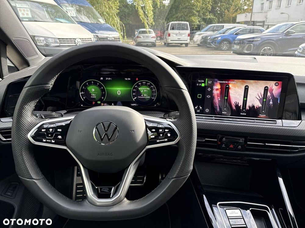 Volkswagen Golf - 16