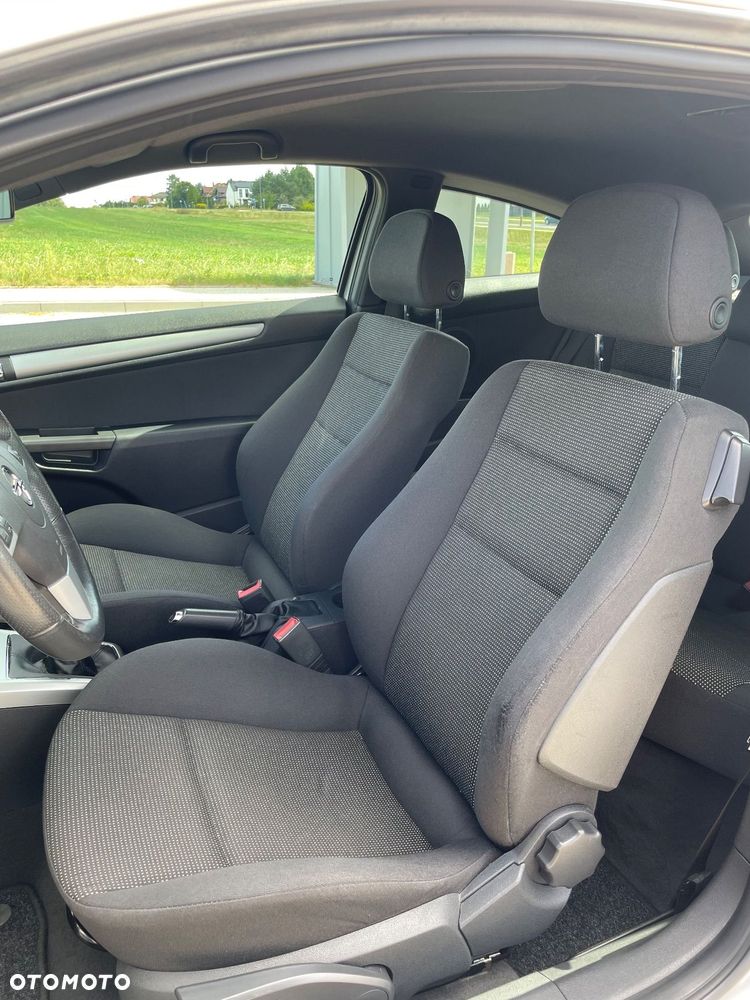 Opel Astra III GTC 1.9 CDTI Cosmo - 8