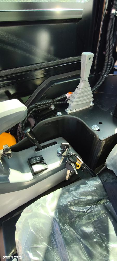 Inny NOWA MINIKOPARKA 2.4T KUBOTA D1105 - 4