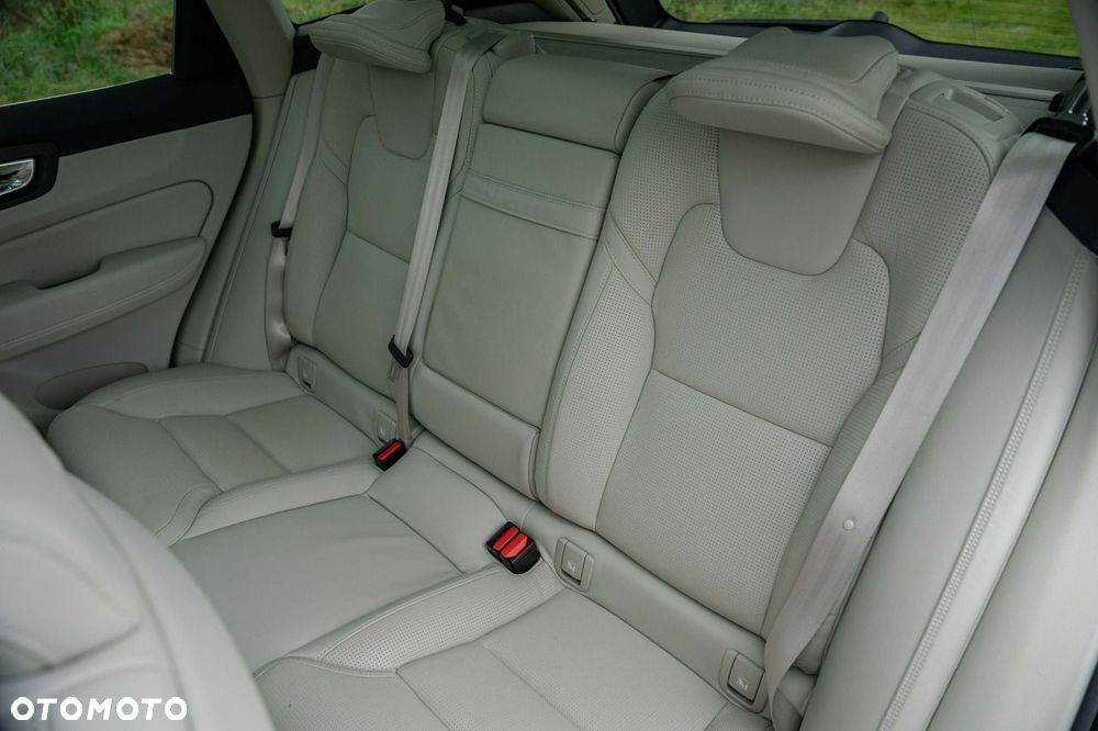 Volvo XC 60 D4 AWD Geartronic Inscription - 28