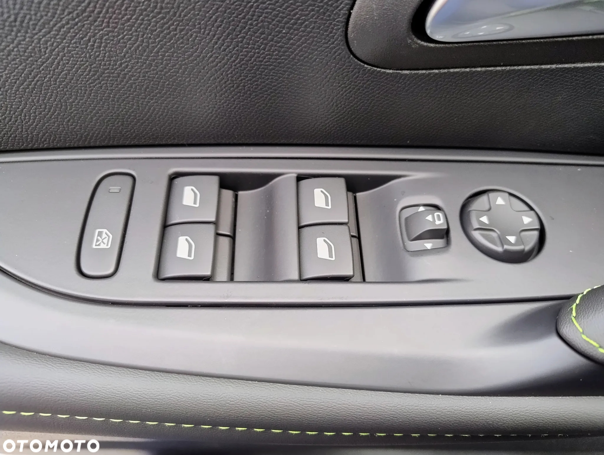 Peugeot 208 e-208 46.3kWh GT - 8