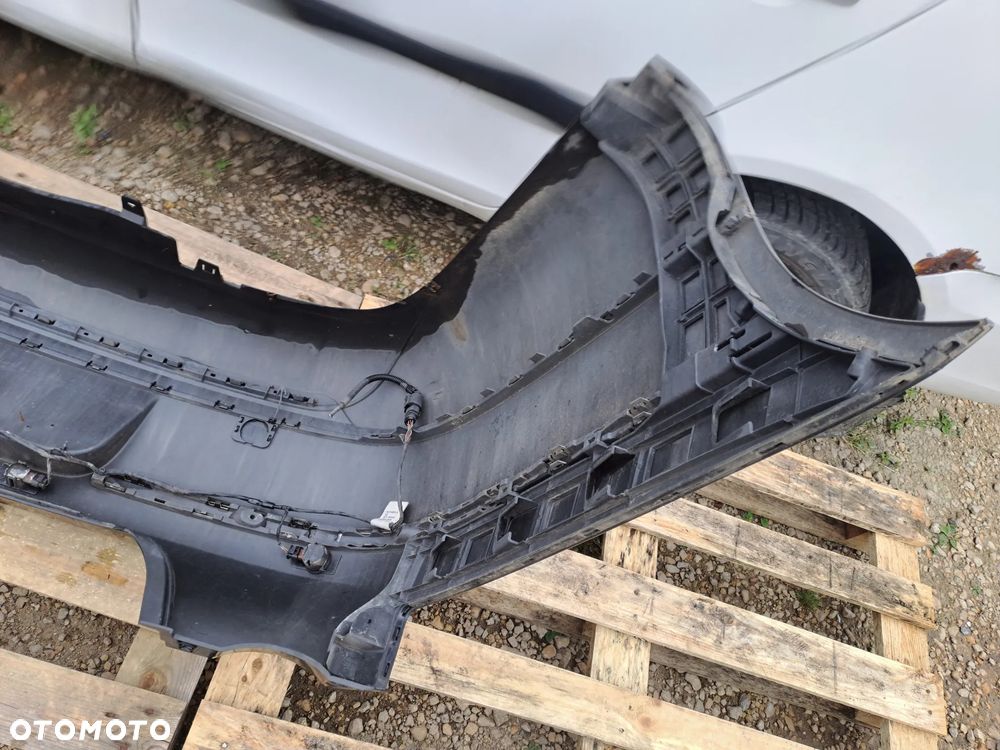 Volkswagen Passat B6 FL sedan zderzak tylny z PDC kod lakieru LC9X - 5