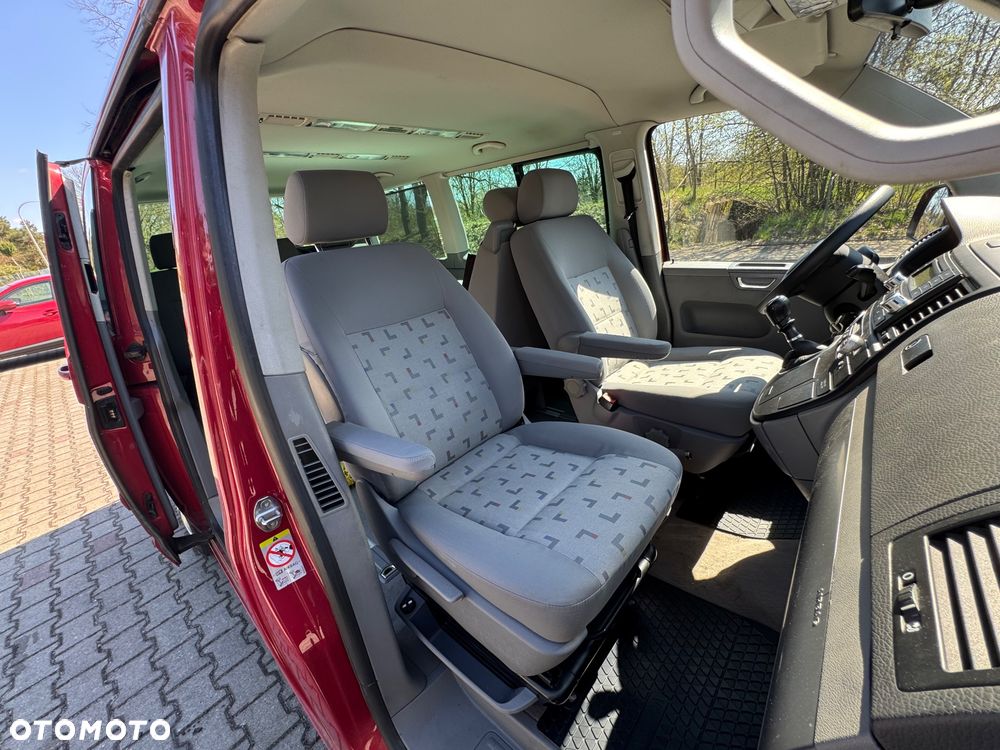 Volkswagen Multivan - 13