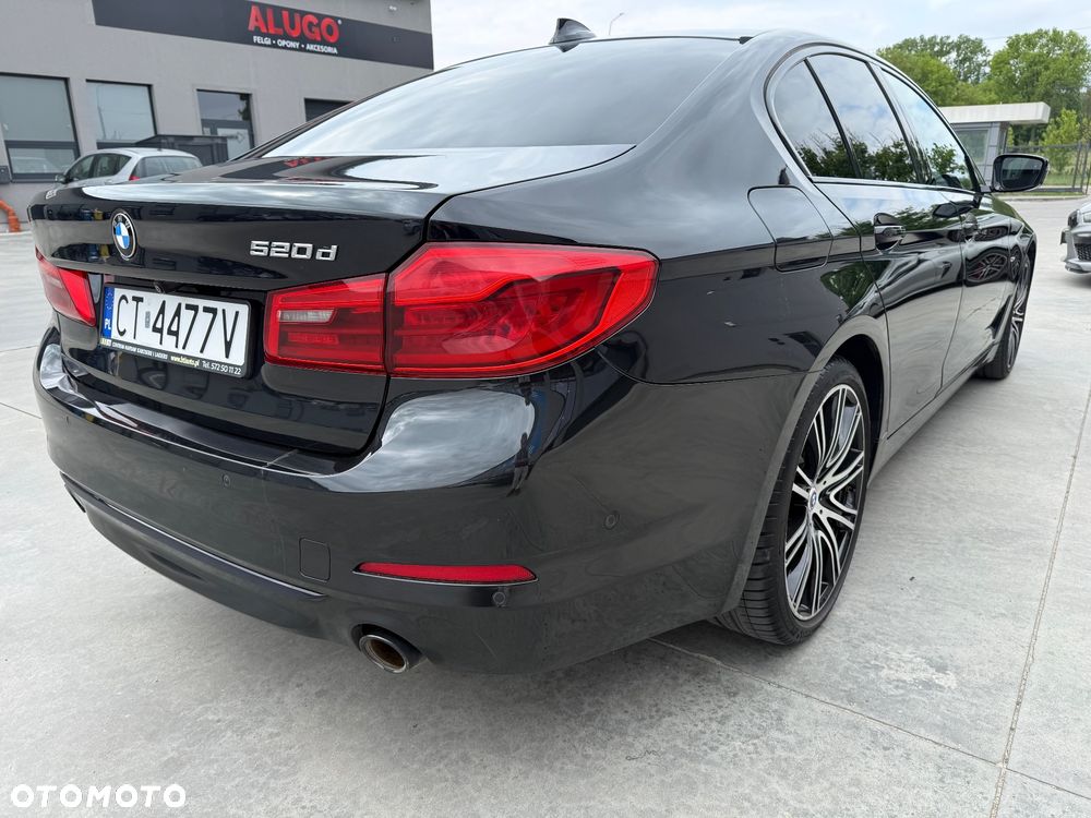 BMW Seria 5 520d Luxury Line sport - 8