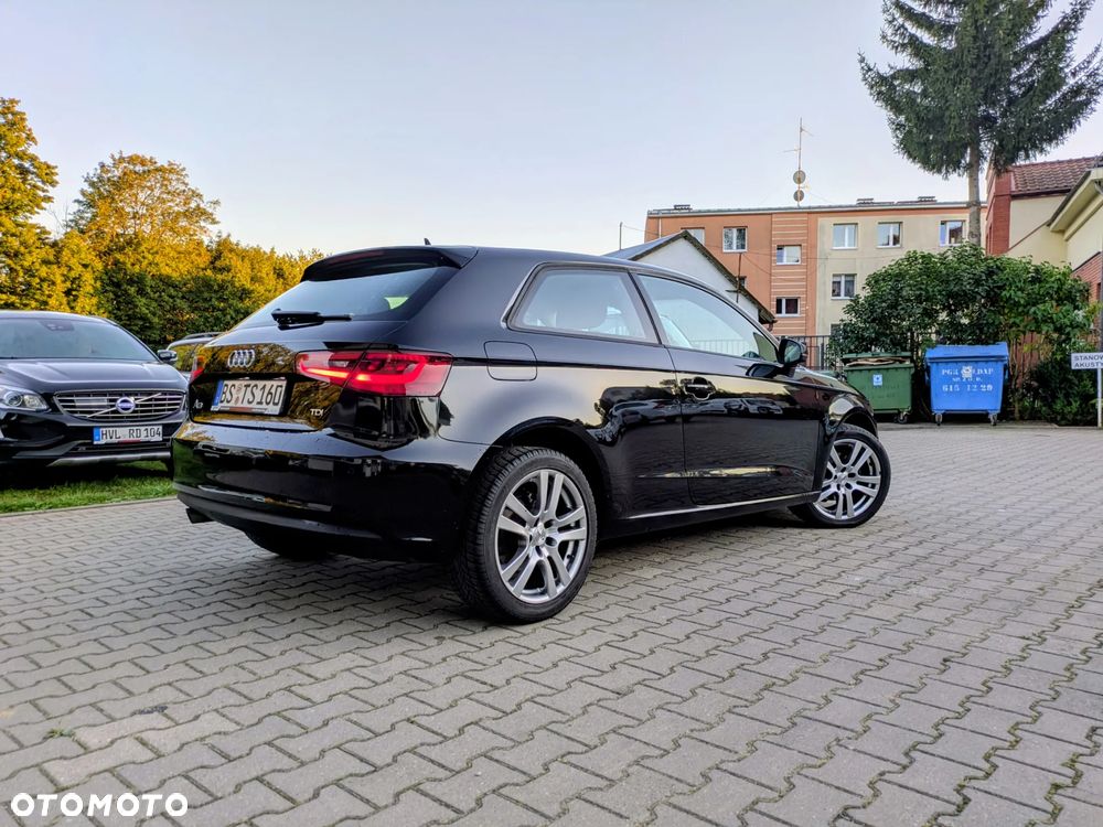 Audi A3 1.6 TDI S tronic - 2