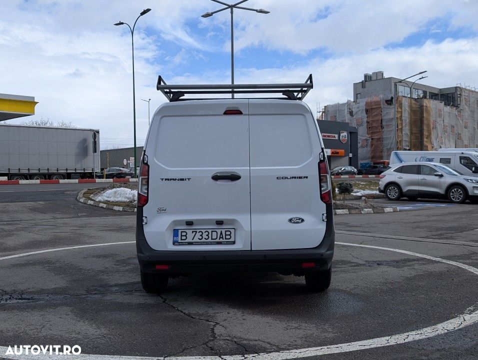 Ford Transit Courier - 8