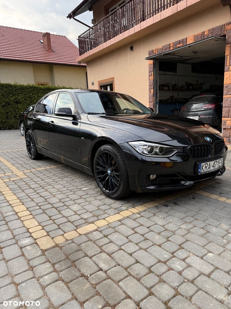 BMW Seria 3 320i xDrive Sport Line - 4