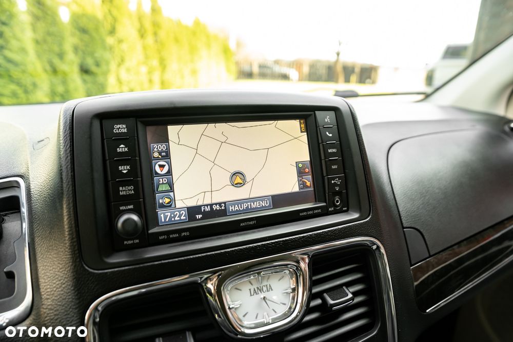 Lancia Voyager 3.6 Platinum - 35