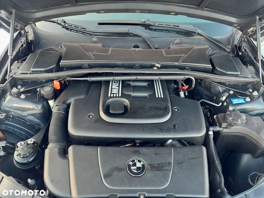 BMW Seria 3 320d DPF - 12