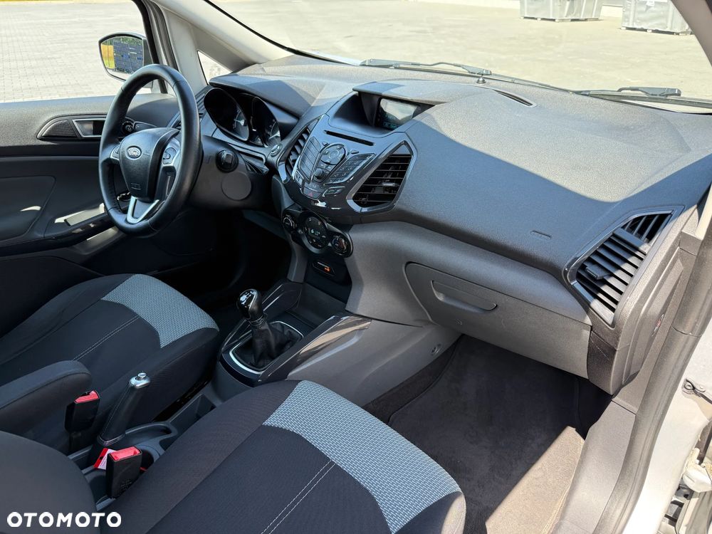Ford EcoSport - 32