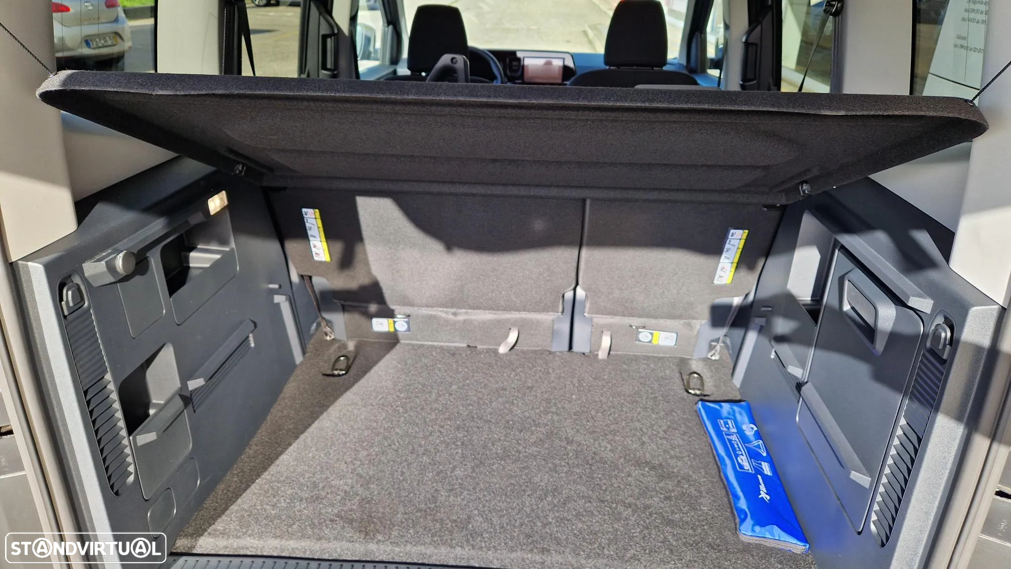 Ford Tourneo Courier 1.0 EcoBoost Titanium - 18
