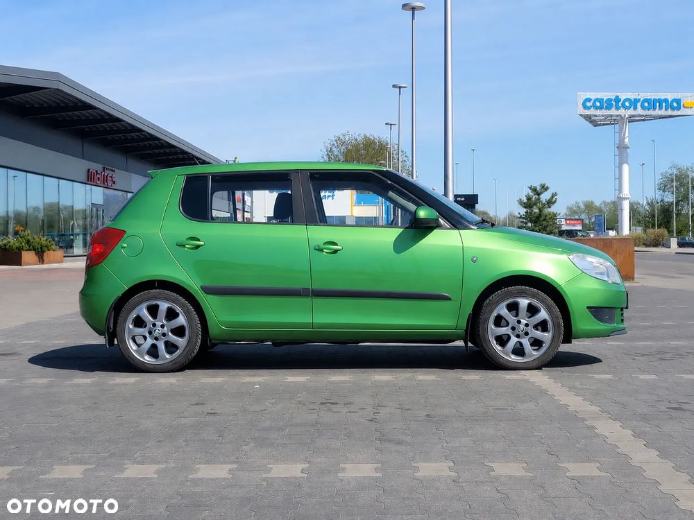 Skoda Fabia 1.2 HTP Ambiente - 2
