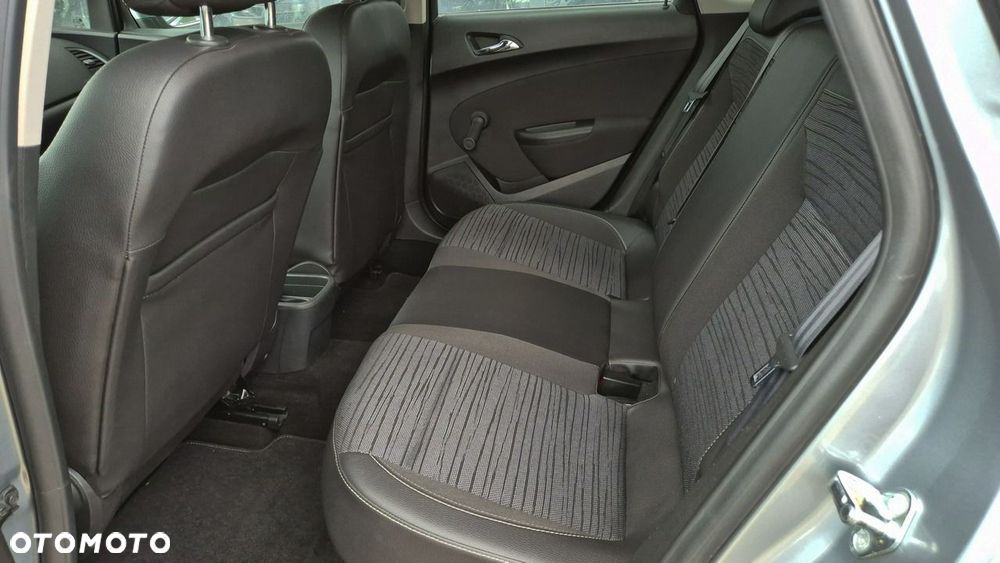 Opel Astra 1.4 Turbo Selection - 17