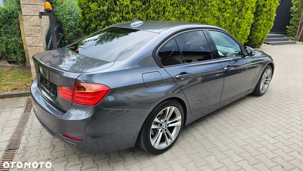 BMW Seria 3 325d - 3