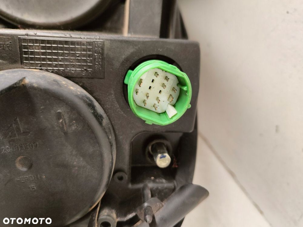 ALFA ROMEO GIULIETTA SOCZEWKA Z LED LAMPA LEWY PRZÓD 0050553070 - 10