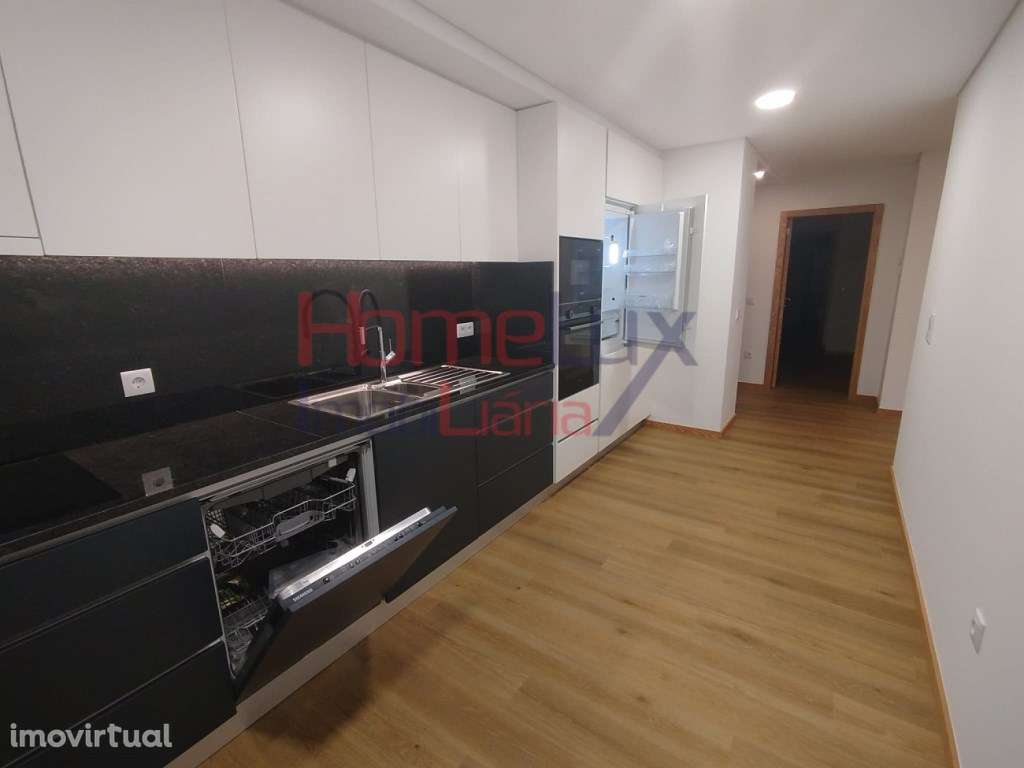Apartamento T3 Novo c/ 2 Varandas ( Junto ao metro ) - Rio Tinto - Grande imagem: 2/27