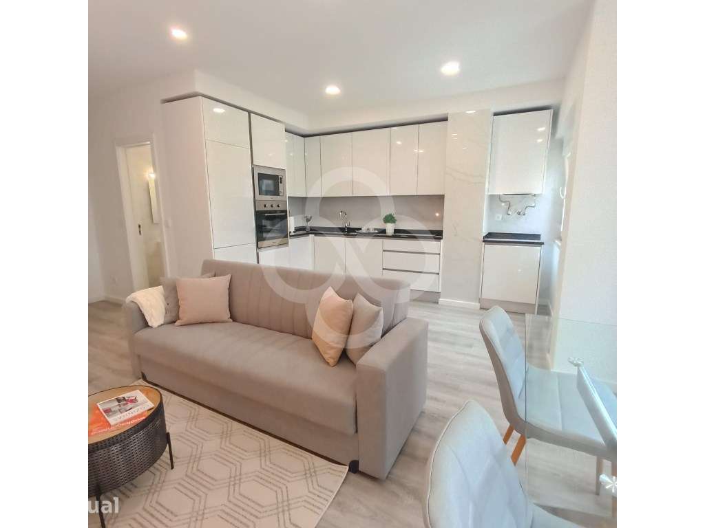 Apartamento T3 totalmente remodelado em Bairro familiar em Benfica ... - Grande imagem: 2/12