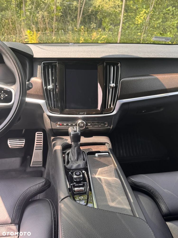 Volvo V90 D4 SCR Momentum Pro - 19