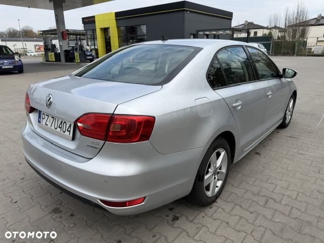 Volkswagen Jetta 1.2 TSI BlueMotion Technology - 6