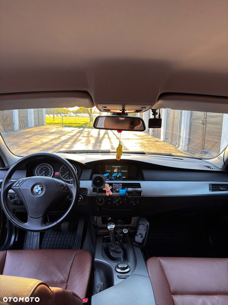 BMW Seria 5 520d - 16