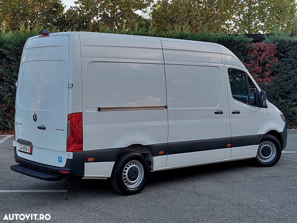 Mercedes-Benz Sprinter - 4