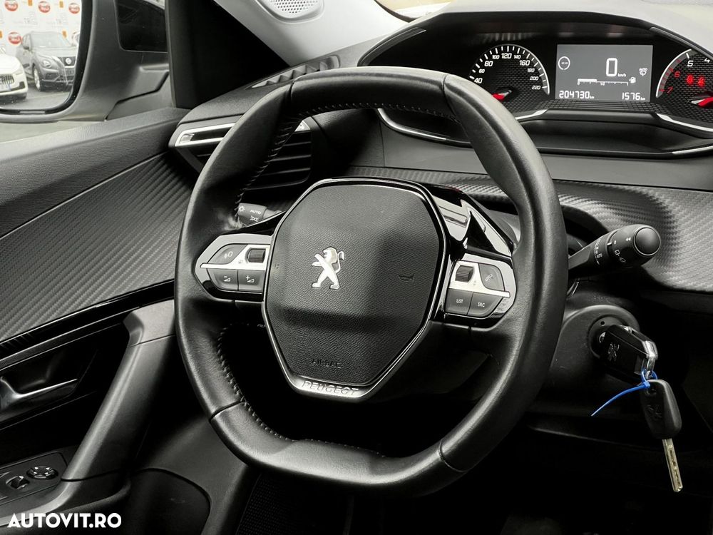 Peugeot 2008 - 10
