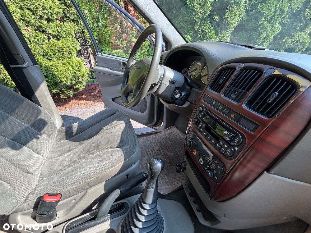 Chrysler Grand Voyager - 21