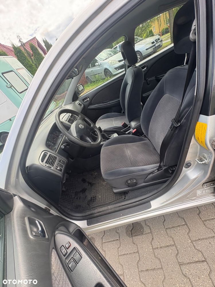 Toyota Avensis - 14