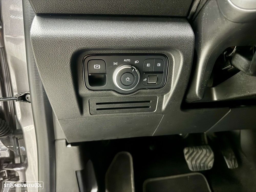 Mercedes-Benz T 180 d - 24