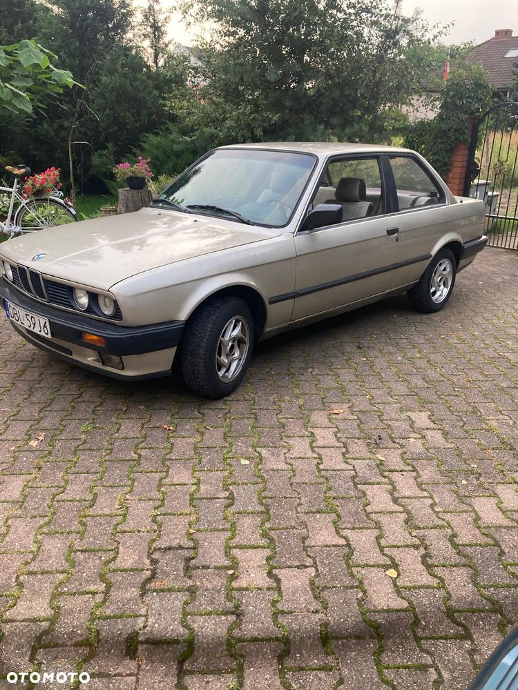 BMW Seria 3 318i - 8