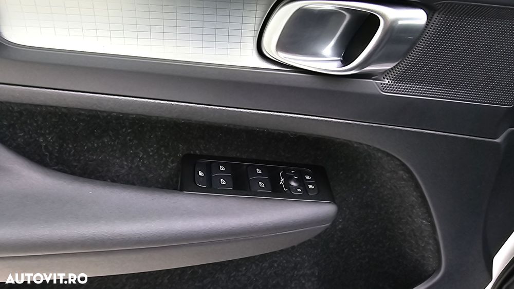 Volvo XC 40 T3 AT8 Momentum Pro - 12