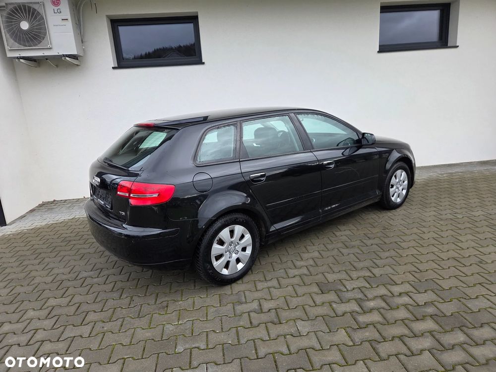 Audi A3 Sportback - 16