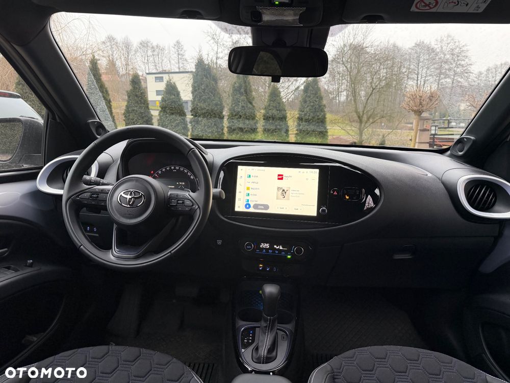Toyota Aygo X 1.0 VVT-i JBL Edition X-shift - 10