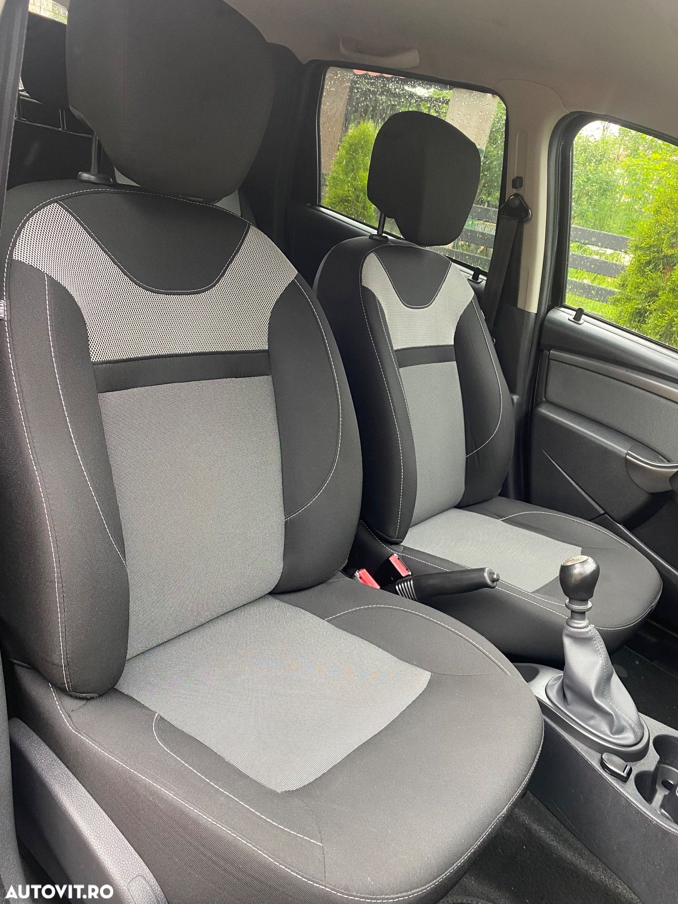 Dacia Duster 1.5 dCi 4x2 Laureate - 6