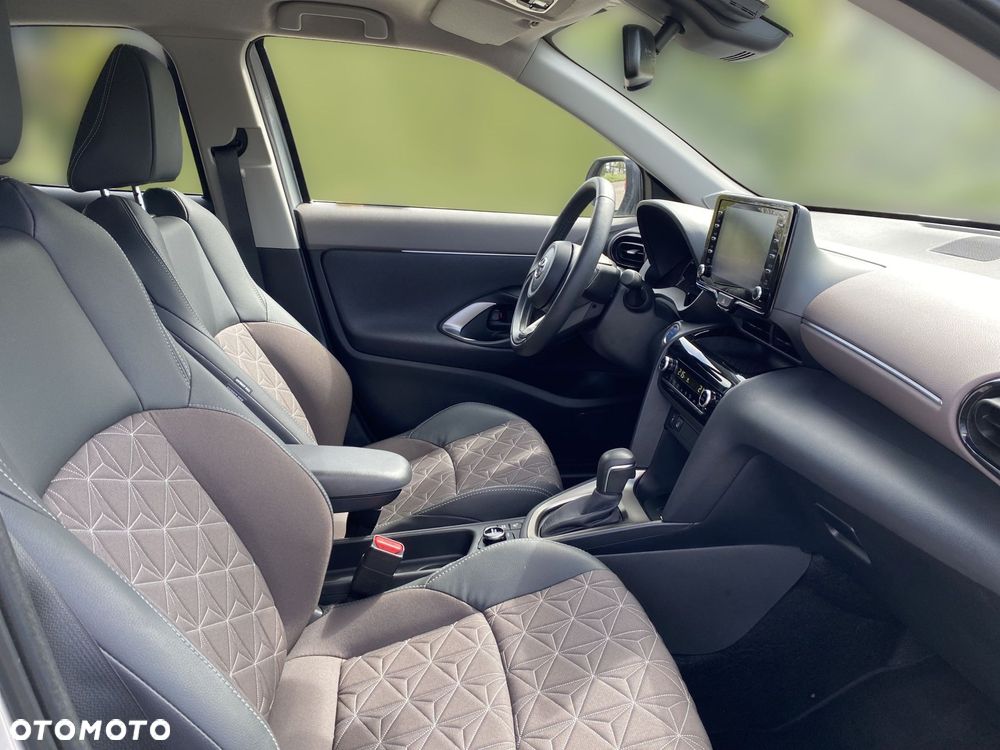 Toyota Yaris Cross - 12